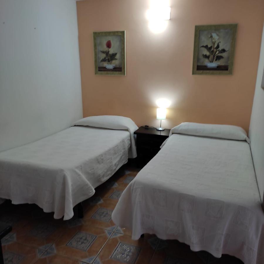 Hostal Castilla Aranjuez Exterior photo