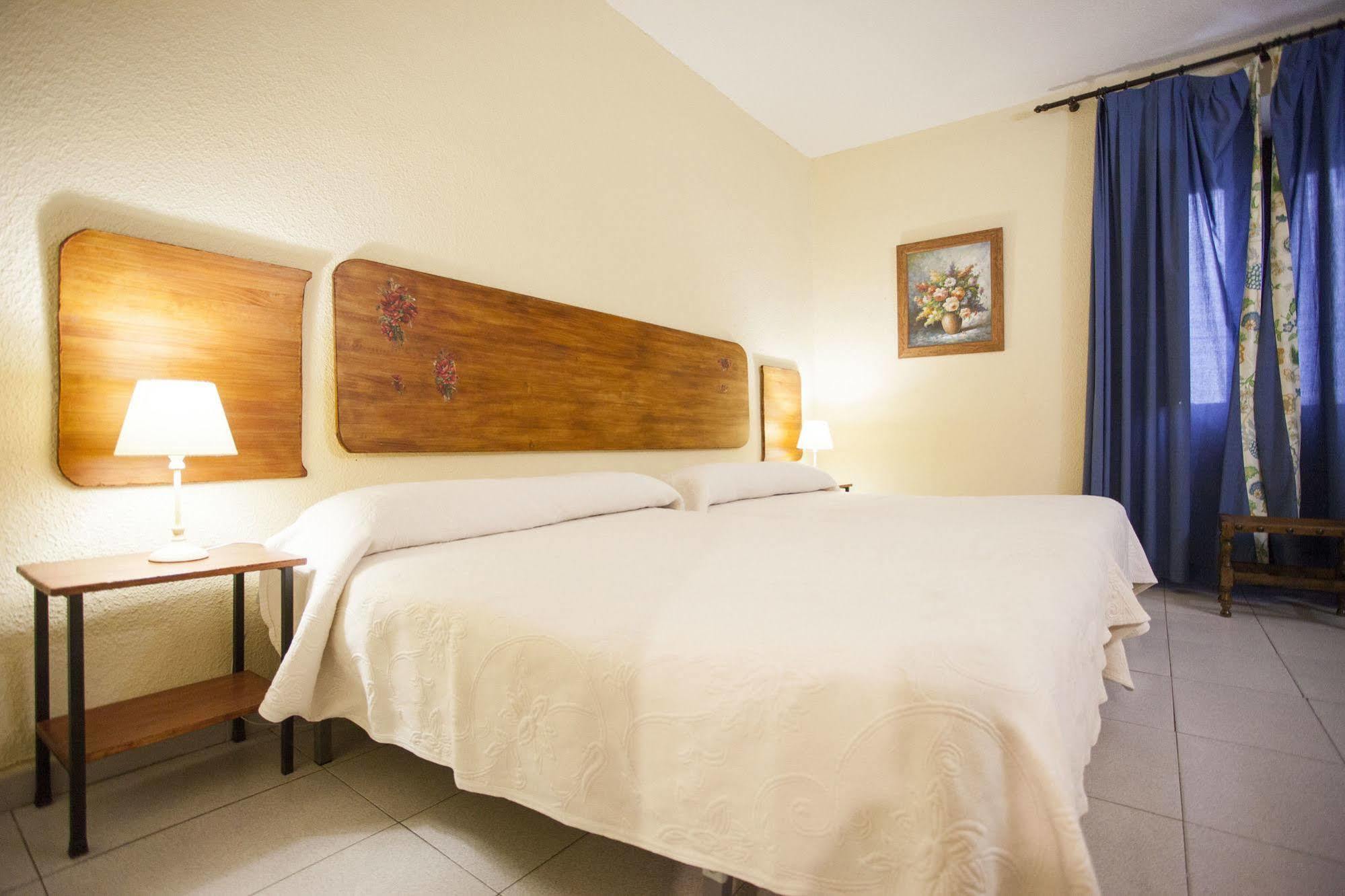 Hostal Castilla Aranjuez Exterior photo